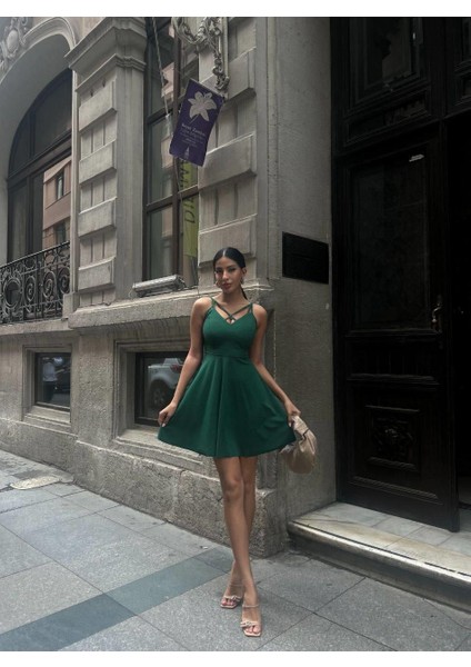 Göğüs Detaylı Kloş Krep Elbise 58806 Zumrut fırsatları