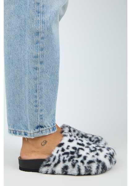 Leda Kadın Peluş Düz Beyaz Leopar Terlik