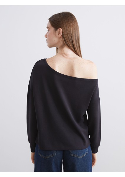 Yeni Sezon Kayık Yaka Kadın Sweatshirt fırsatları