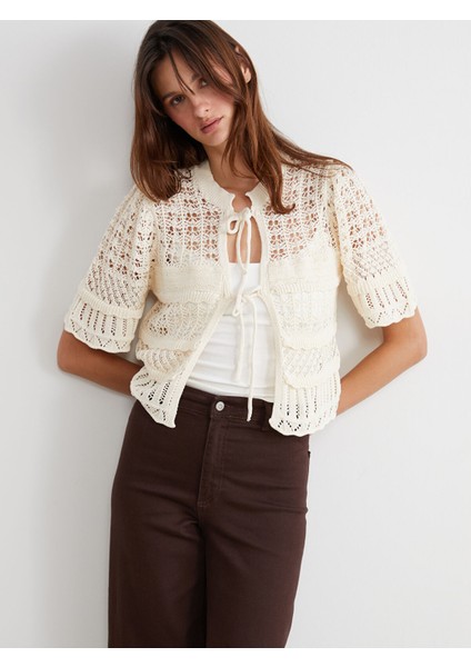 Yeni Sezon Bağlamalı Yaka Ajurlu Kadın Triko Hırka fırsatları