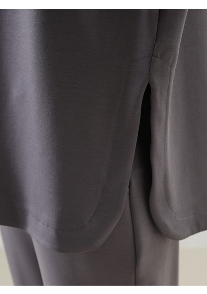 Yeni Sezon Dik Yaka Kadın Tişört fırsatları