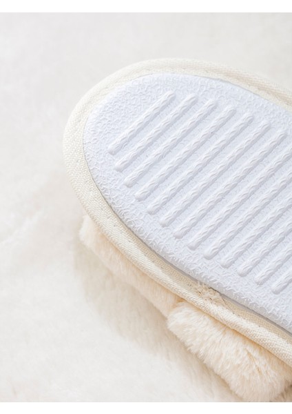 Yeni Sezon Çapraz Bantlı Kadın Ev Terliği indirimleri