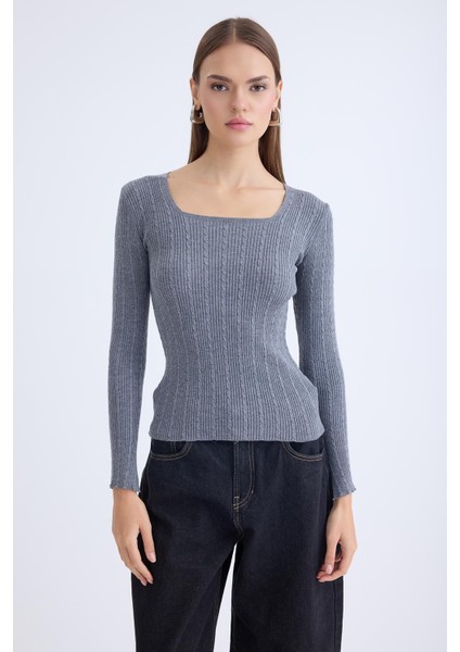 Kare Yaka Uzun Kol Triko Bluz
