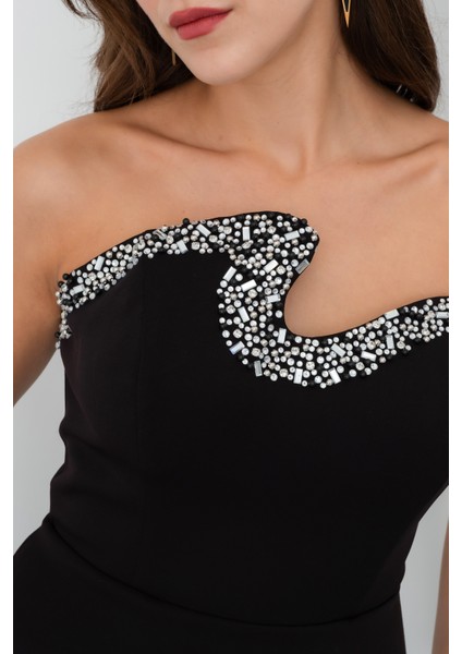 Kadın Siyah Straplez Yaka Taşlı Piliseli Uzun Abiye Elbise indirimleri