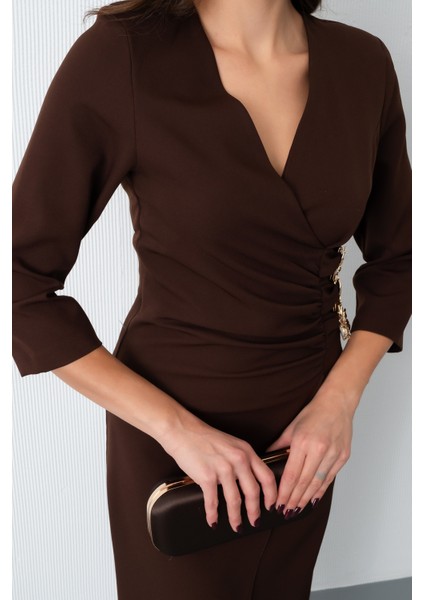Kadın Kahverengi Kruvaze Yaka Aksesuar Detay Midi Elbise indirimleri