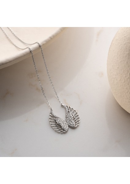 925 Ayar Gümüş Taşlı Kanatlı Melek Kolye fırsatları