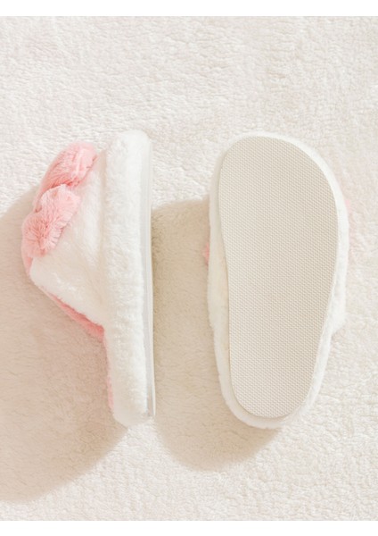 Yeni Sezon Fiyonk Detaylı Kadın Ev Terliği fırsatları