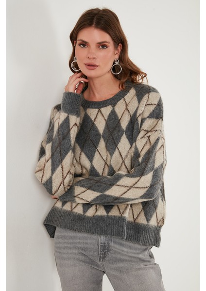 Oversize Fit Bisiklet Yaka Baklava Desenli Yumuşak Dokulu Kazak Bayan Kazak 4616223 indirimleri