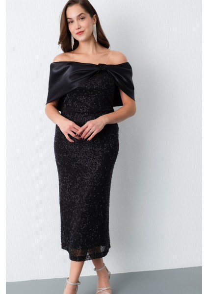 Kadın Siyah Yaka Detay Boncuklu Midi Söz Nişan Abiye Elbise modelleri