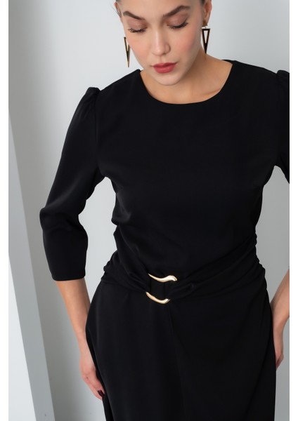 Kadın Siyah Bisiklet Yaka Aksesuar Detay Midi Davet Elbisesi indirimleri