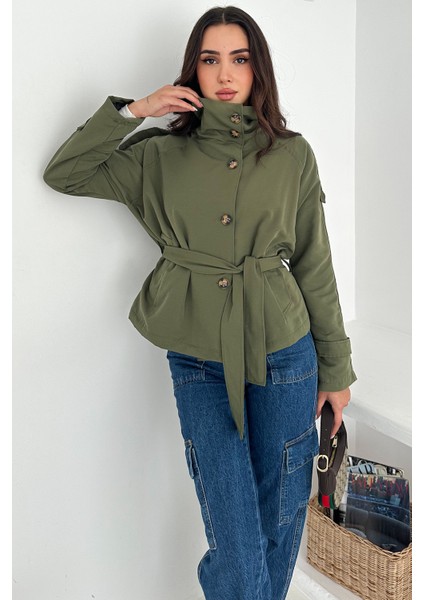 Kadın Astarlı Kemerli Düğmeli Trenç – Zarif & Güçlü Stil