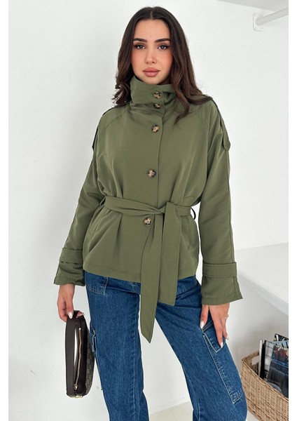 Kadın Astarlı Kemerli Düğmeli Trenç – Zarif & Güçlü Stil