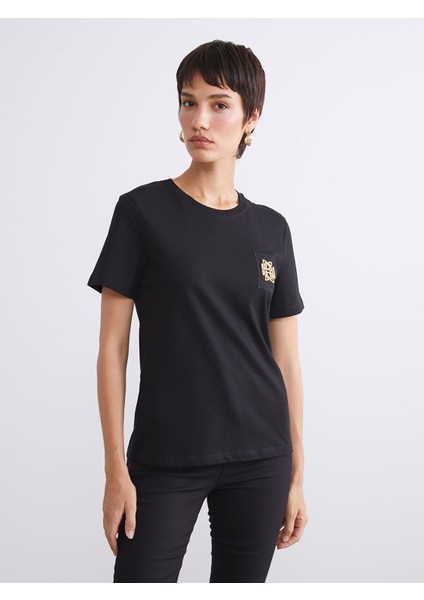 Yeni Sezon Bisiklet Yaka Metal Süs Detaylı Kadın Tişört