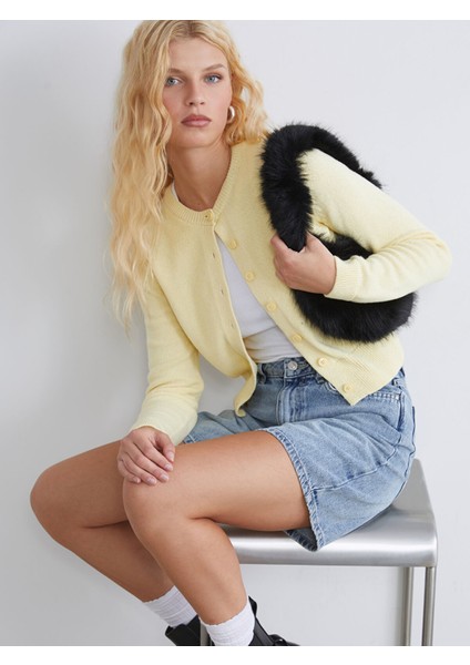 Yeni Sezon Dar Fit Kadın Jean Şort