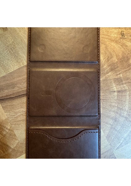 iPhone 17 Pro Max Uyumlu 5 Bölmeli Magsafe Mıknatıslı Deri Kartlık Cüzdan