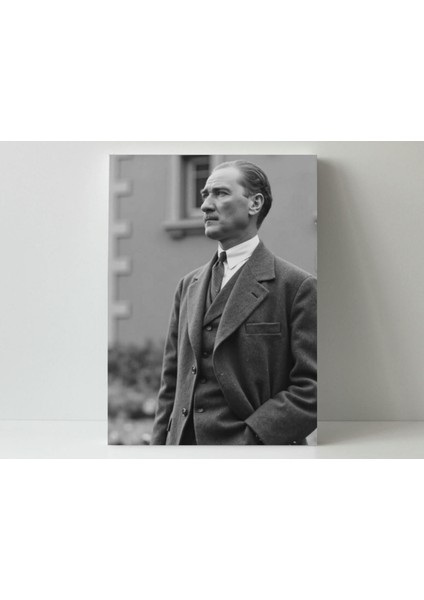 Mustafa Kemal Atatürk Gri Beyaz - Ahşap Mdf Tablo