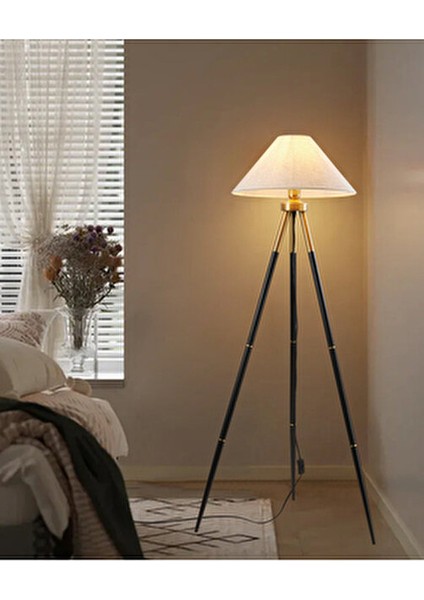 Cosby Siyah-Eskitme Kaplamalı Tripod Metal 3 Ayaklı Lambader