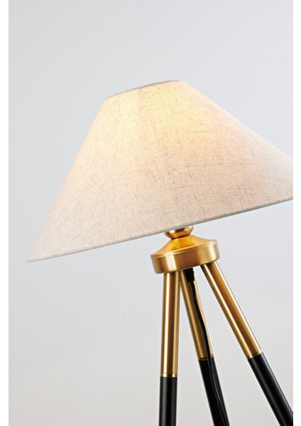 Cosby Siyah-Eskitme Kaplamalı Tripod Metal 3 Ayaklı Lambader indirimleri