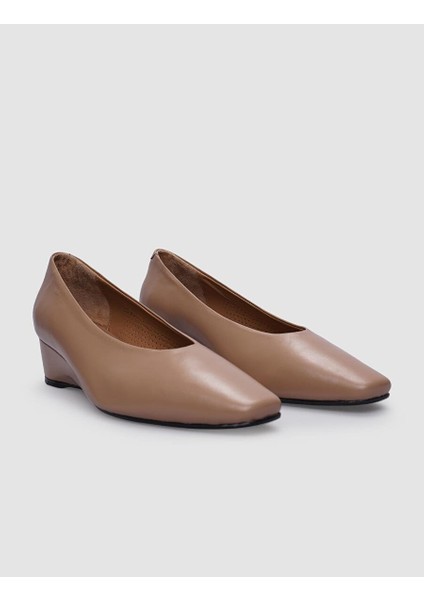 %100 Hakiki Deri Bej Kadın Dolgu Topuklu Ayakkabı fiyatları