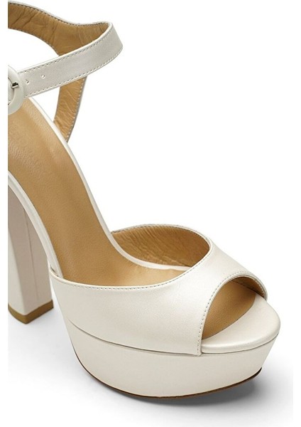 Beyaz Kadın Deri Platform Topuklu Gelin Ayakkabısı JAB2476 / 517K modelleri