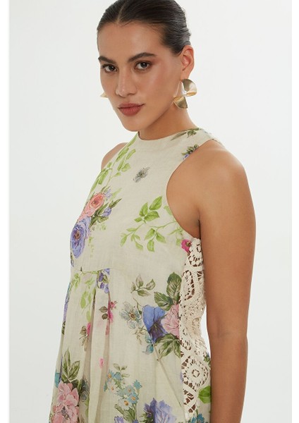 Sırtı Dantel Detaylı Elbise fiyatları