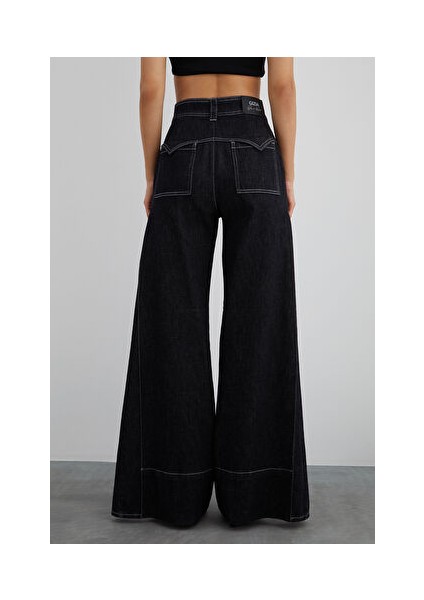 Yan Dikiş Pili Detaylı Kalın Kemer Bol Paça Jean Pantolon fırsatları