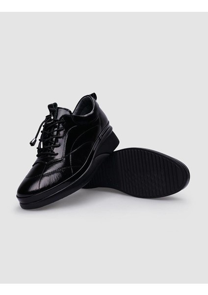 Siyah Kadın Rugan Günlük Ayakkabı 125300 fırsatları