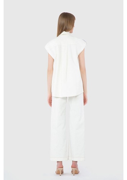 Omuzları Işlemeli Kolsuz Beyaz Ceket fiyatları