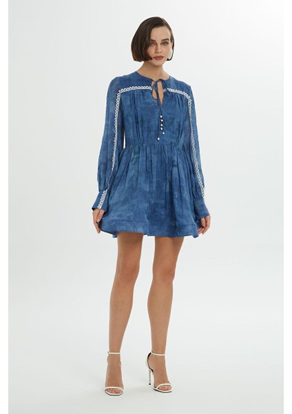 Dantel Aksesuarlı Mavi Kısa Elbise fiyatları