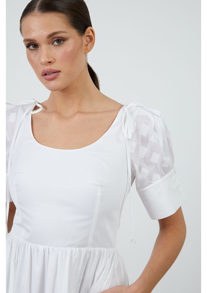 Kol Detaylı Bağucu Işlemeli Midi Boy Beyaz Elbise fiyatları