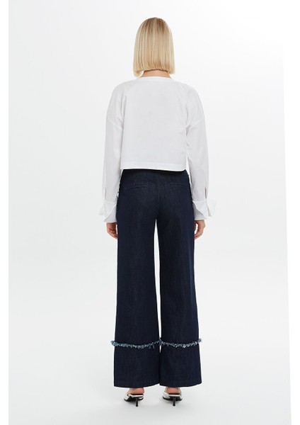 Yakası Boncuk ve Taş Detaylı Beyaz Bluz modelleri