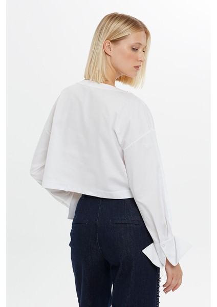 Yakası Boncuk ve Taş Detaylı Beyaz Bluz indirimleri