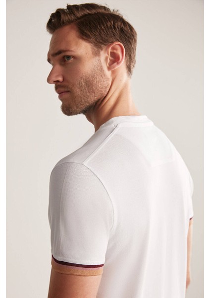 Nakış Logolu Pike Örgü Beyaz Bisiklet Yaka T-Shirt modelleri