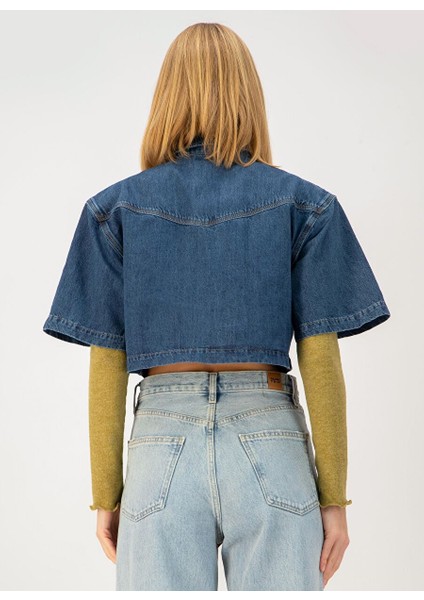 Oversize Crop Fit Sedef Çıtçıtlı Orta Indigo Kadın Jean Ceket fırsatları