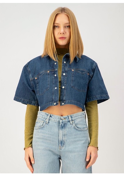 Oversize Crop Fit Sedef Çıtçıtlı Orta Indigo Kadın Jean Ceket