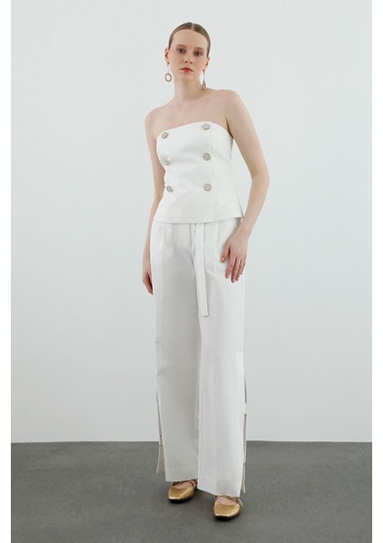 Düğme Detaylı Astarlı Ekru Straplez Bluz