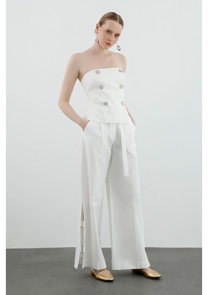 Düğme Detaylı Astarlı Ekru Straplez Bluz fiyatları