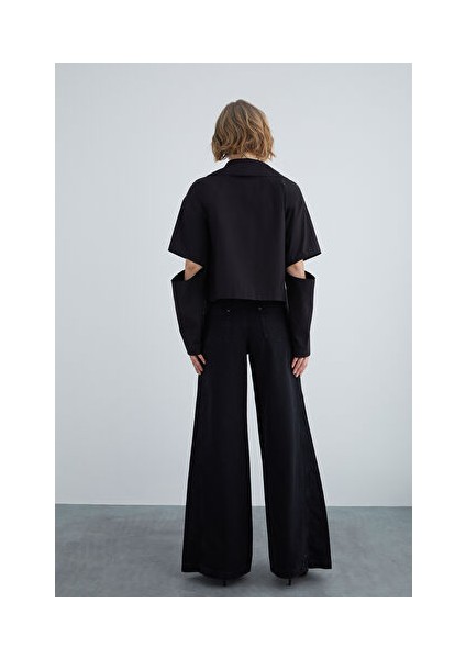 Metal Düğme Detaylı Kolları Pencereli Oversize Bluz modelleri