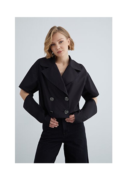 Metal Düğme Detaylı Kolları Pencereli Oversize Bluz