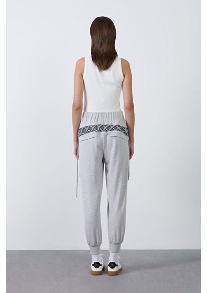 Arkası Kordon Detaylı Beli Lastikli Gri Eşofman fırsatları