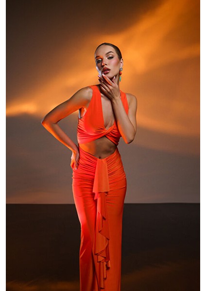 Turuncu Cut Out Detaylı Maxi Elbise fiyatları