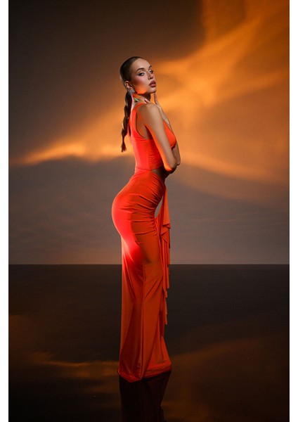 Turuncu Cut Out Detaylı Maxi Elbise indirimleri