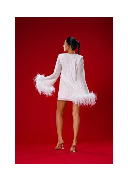 Beyaz Payetli Tüy Detaylı Mini Elbise indirimleri