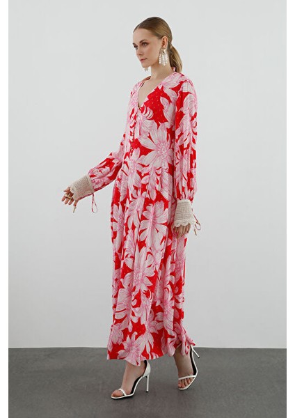 Dantel Detaylı Belden Pileli Uzun Kollu Uzun Kırmızı Elbise fiyatları