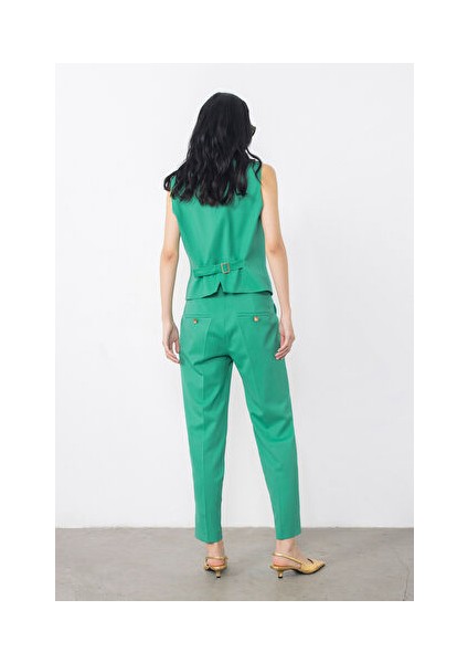 Gold Düğme ve Toka Detaylı Yeşil Yelek fırsatları