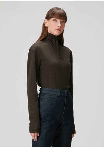 Koyu Kahverengi Fular Detaylı Bluz