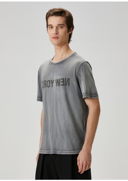 Koyu Gri Şehir Baskılı T-Shirt modelleri