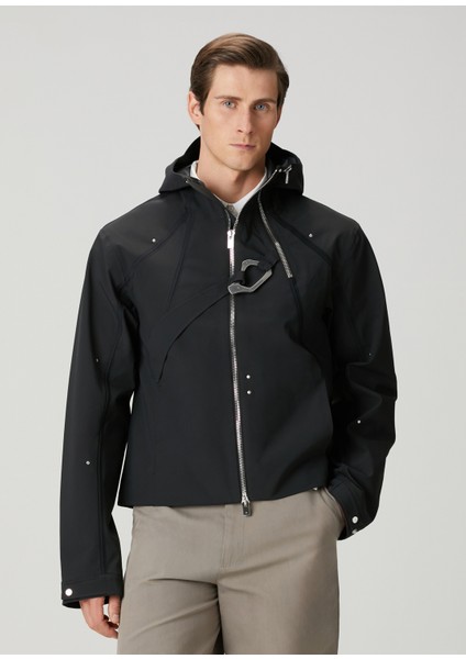 Siyah Kapüşonlu Mont