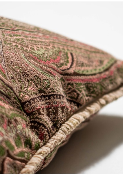 Pastele Renkli Pamuklu Saçaklı Kırlent 50 x 50 cm fırsatları