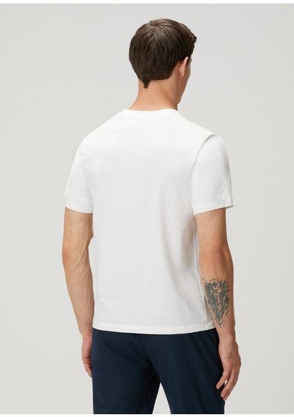 Zeroed Beyaz T-Shirt fırsatları